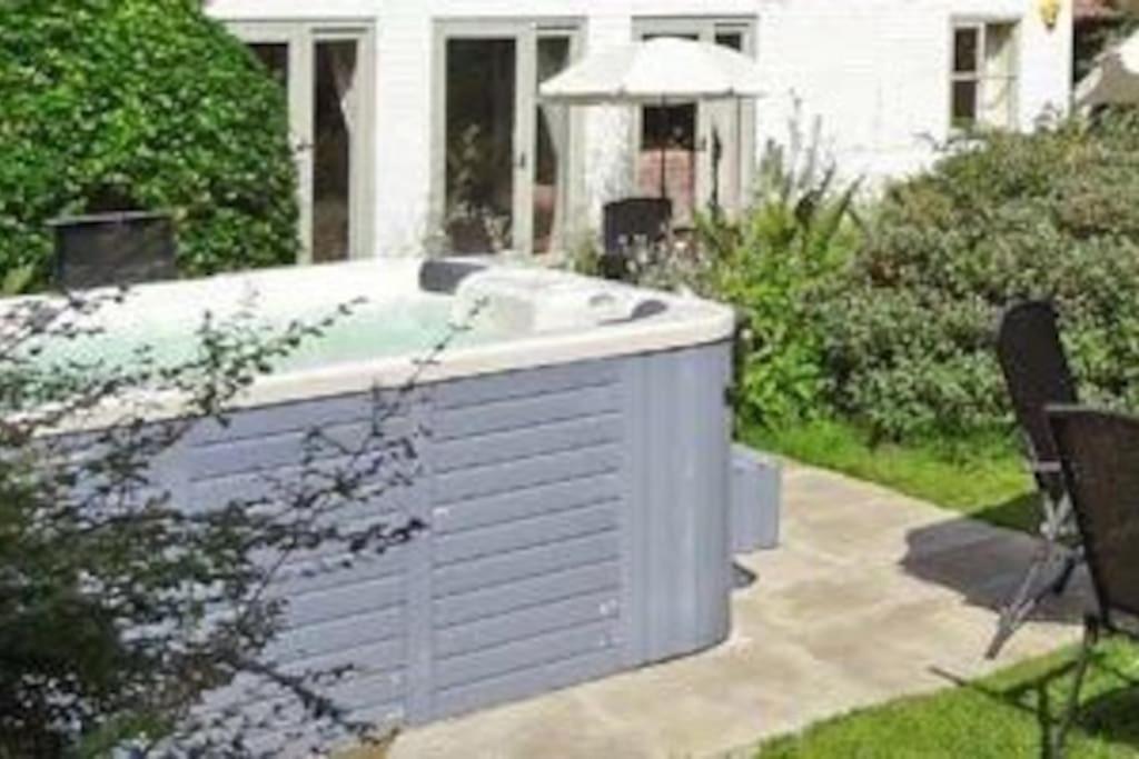 Forestry Cottage. Hot Tub, Open Fire, Dog Friendly Gaywood Exterior photo